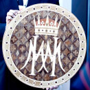 Masis Design presented The Crown Prince and Crown Princess with their own monogram as a wooden mosaic (Foto: Gorm Kallestad / Scanpix)